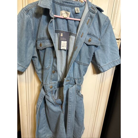 Universal Thread Women's Short Sleeve Button Front Belted Denim Romper Blue 4 NW - Picture 1 of 9